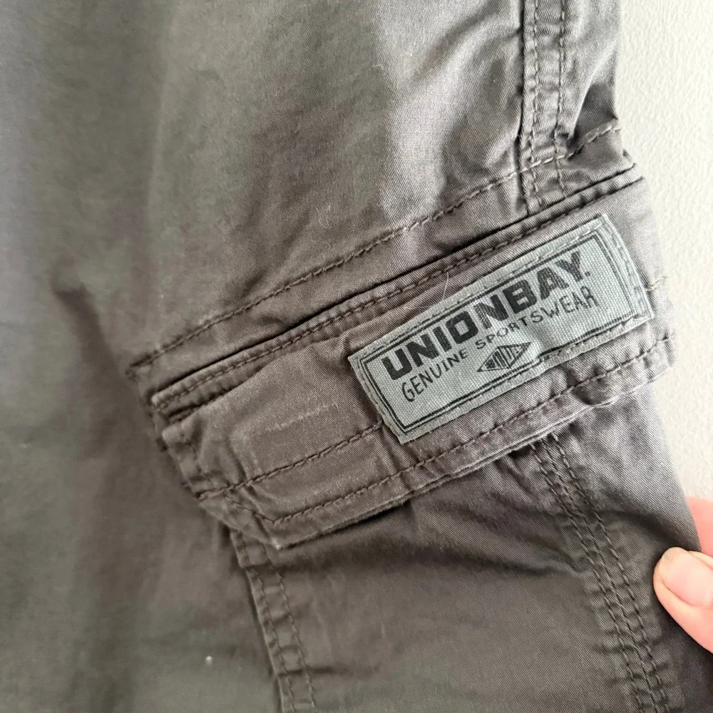 Unionbay Cargo Shorts Gray 32 Cotton Stretch Casual Outdoor Pockets Utility